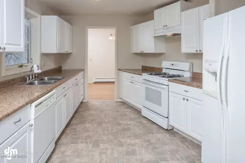 16108 Shims St, Eagle River, AK 99577 photo 4