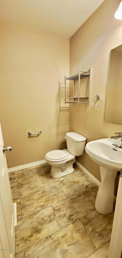 5233 E 26th Ave, Anchorage, AK 99508 photo 5