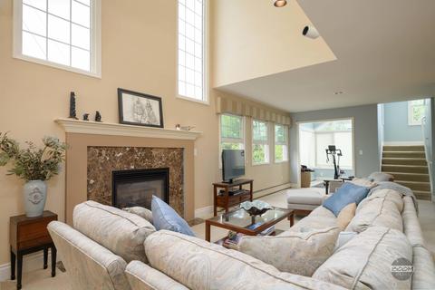 3601 Raspberry Rd # 3B, Anchorage, AK 99502 photo 4