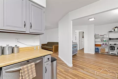 8420 E 32nd Ave, Anchorage, AK 99504 photo 14