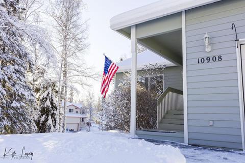 10908 Suneagle Cir, Eagle River, AK 99577 photo 32