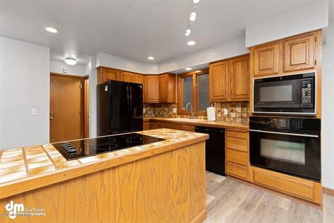 4105 Raspberry Rd, Anchorage, AK 99502 photo 7