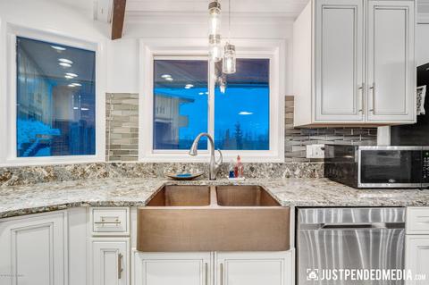 12137 Dee Ln, Eagle River, AK 99577 photo 20
