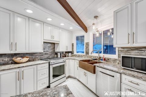 12137 Dee Ln, Eagle River, AK 99577 photo 18