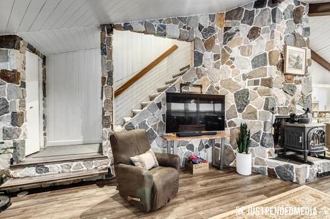 12137 Dee Ln, Eagle River, AK 99577 photo 11