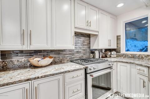 12137 Dee Ln, Eagle River, AK 99577 photo 19