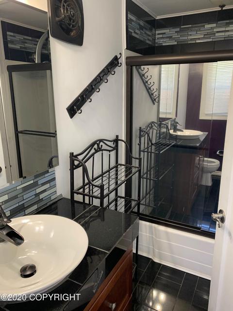 917 E 11th Ave, Anchorage, AK 99501 photo 5
