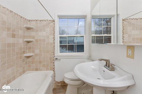 504 E 15th Ave, Anchorage, AK 99501 photo 12
