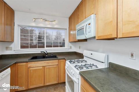 504 E 15th Ave, Anchorage, AK 99501 photo 7