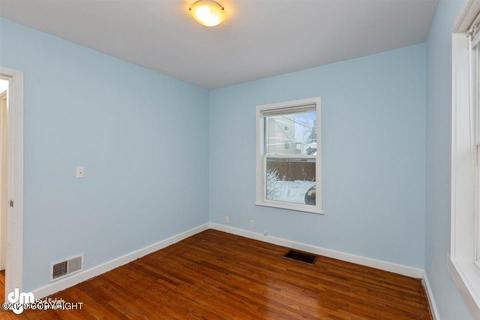 504 E 15th Ave, Anchorage, AK 99501 photo 9