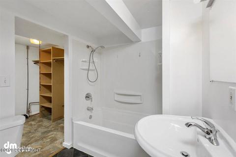 504 E 15th Ave, Anchorage, AK 99501 photo 17