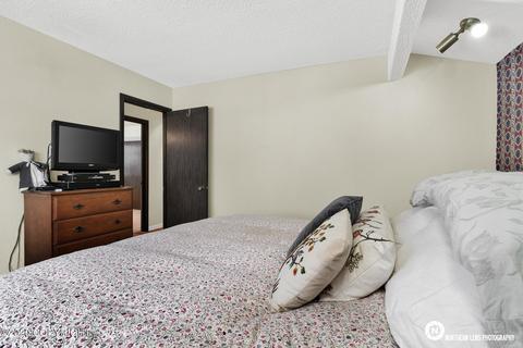 6051 E 22nd Ave, Anchorage, AK 99504 photo 18
