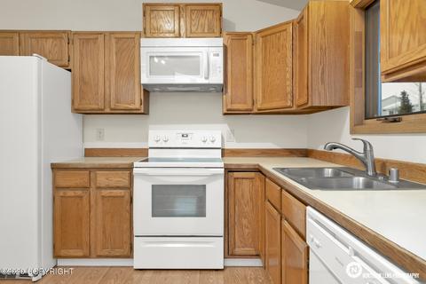 2131 E 72nd Ave, Anchorage, AK 99507 photo 13