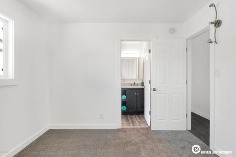 3713 E 17th Ave, Anchorage, AK 99508 photo 14