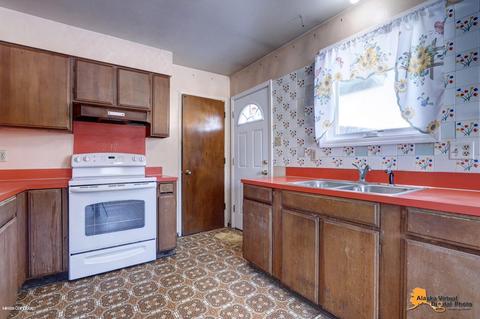 378 S Klevin St, Anchorage, AK 99508 photo 9