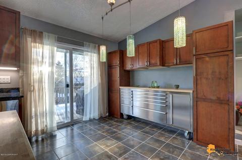 8520 E 11th Ct, Anchorage, AK 99504 photo 18