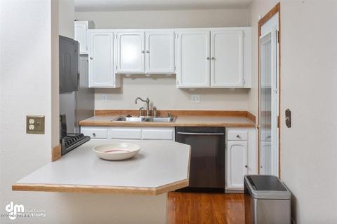 7200 Dawn Dr, Anchorage, AK 99502 photo 3