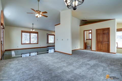 10514 Crest View Ln, Eagle River, AK 99577 photo 4