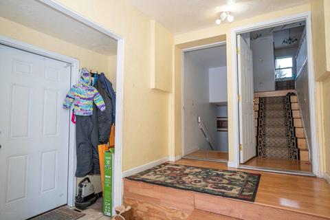 621 E 73rd Ave, Anchorage, AK 99518 photo 1