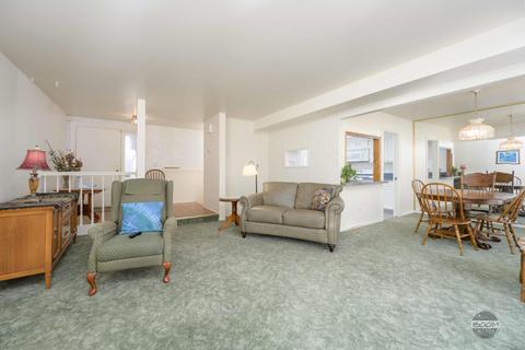 2245 Daybreak Ct, Anchorage, AK 99501 photo 4