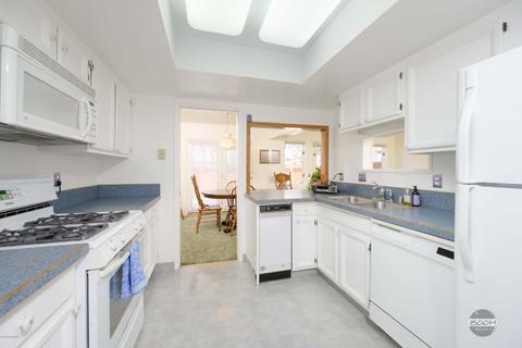 2245 Daybreak Ct, Anchorage, AK 99501 photo 2