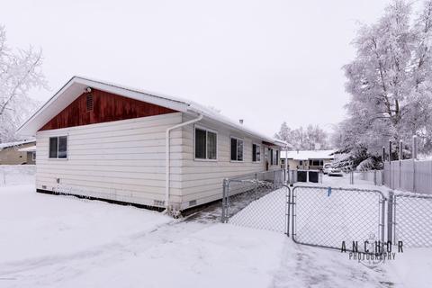 3154 E 19th Ct, Anchorage, AK 99508 photo 2