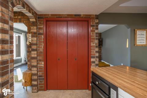 7720 Jaguar Cir, Anchorage, AK 99502 photo 9