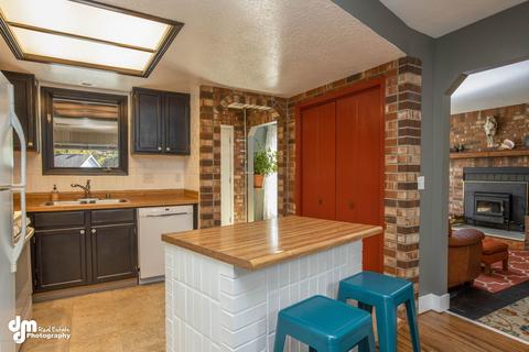 7720 Jaguar Cir, Anchorage, AK 99502 photo 10