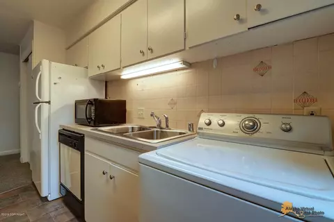 341 E 2nd Ct, Anchorage, AK 99501 photo 8