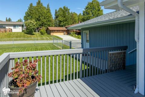 2910 Ruby Dr, Anchorage, AK 99502 photo 4