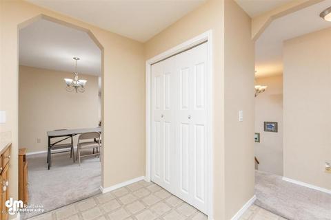 8686 Cross Pointe Loop, Anchorage, AK 99504 photo 6