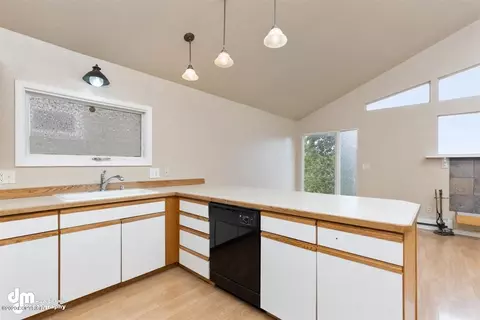 537 E 12th Ave, Anchorage, AK 99501 photo 9