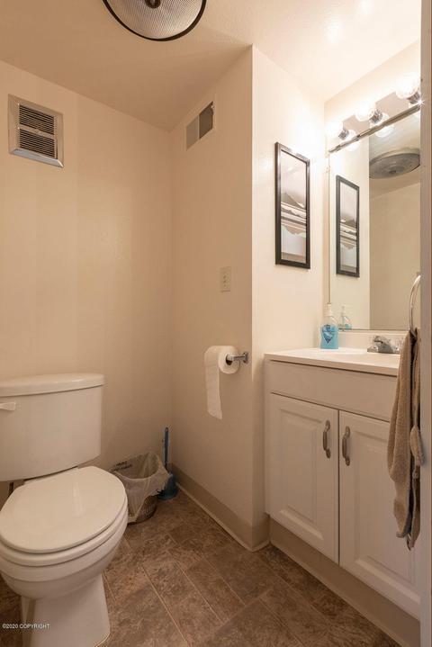 1290 Elegante Ln, Anchorage, AK 99501 photo 12