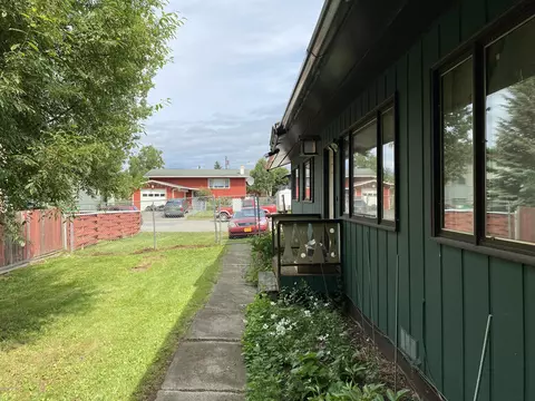 4616 E 7th Ave, Anchorage, AK 99508 photo 2