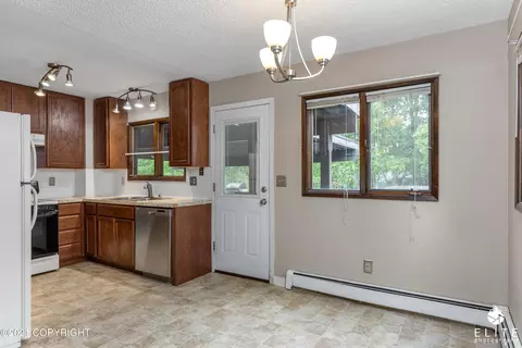 4943 Vance Dr, Anchorage, AK 99508 photo 6