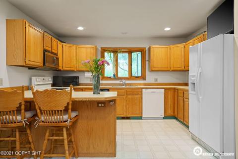 1900 Commodore Dr, Anchorage, AK 99507 photo 7