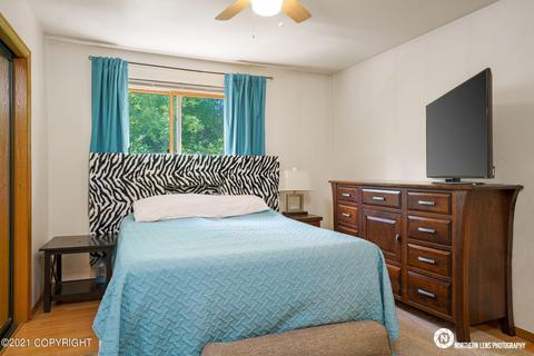 1900 Commodore Dr, Anchorage, AK 99507 photo 12