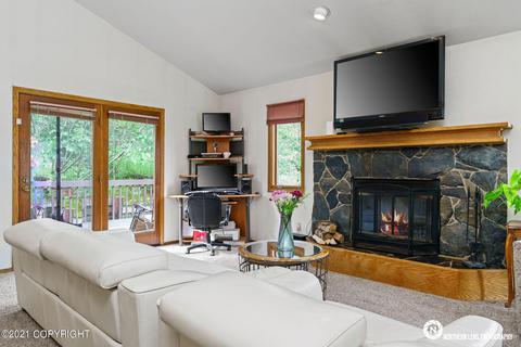 1900 Commodore Dr, Anchorage, AK 99507 photo 3