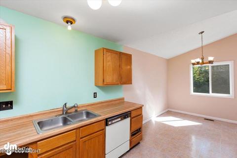 7912 Chaimi Loop, Anchorage, AK 99504 photo 11
