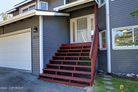 8520 E 12th Ct, Anchorage, AK 99504 photo 2
