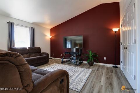 8520 E 12th Ct, Anchorage, AK 99504 photo 4
