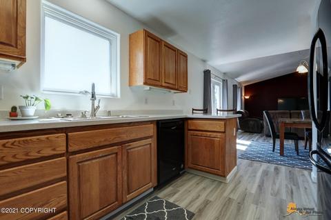 8520 E 12th Ct, Anchorage, AK 99504 photo 9