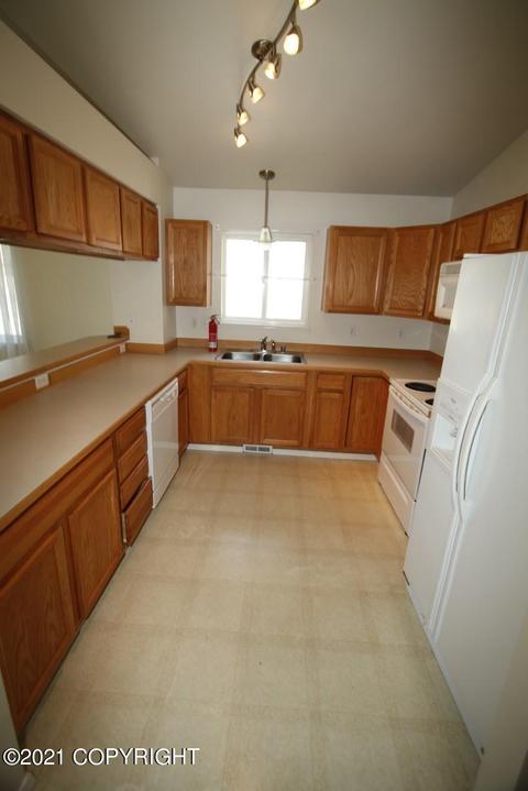 8941 Birch Park Cir, Eagle River, AK 99577 photo 4