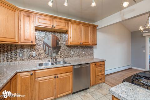 7321 Clairborne Dr, Anchorage, AK 99502 photo 4