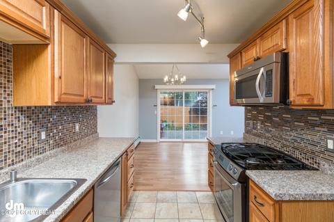 7321 Clairborne Dr, Anchorage, AK 99502 photo 3