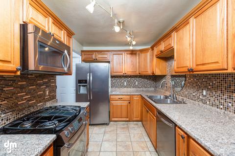 7321 Clairborne Dr, Anchorage, AK 99502 photo 2