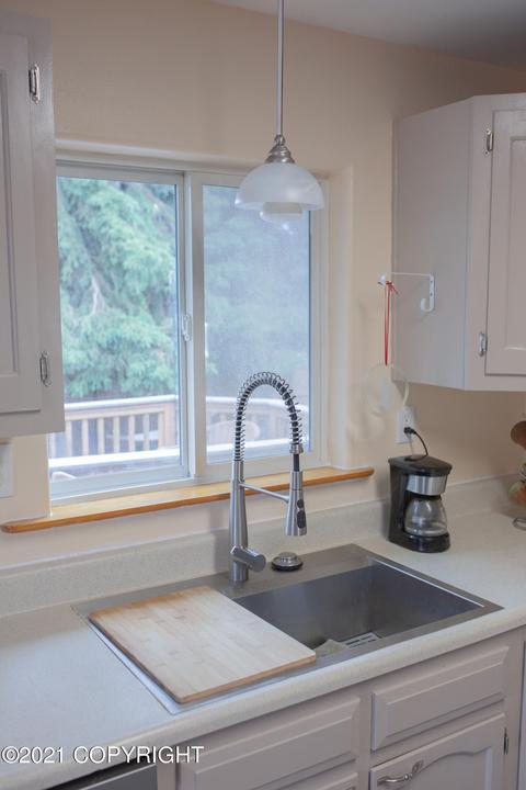 5212 E 26th Ave, Anchorage, AK 99508 photo 11