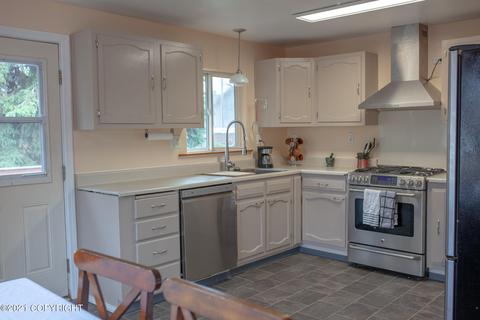 5212 E 26th Ave, Anchorage, AK 99508 photo 10