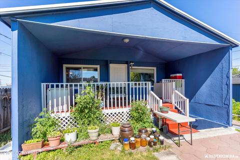 811 E 11th Ave, Anchorage, AK 99501 photo 1