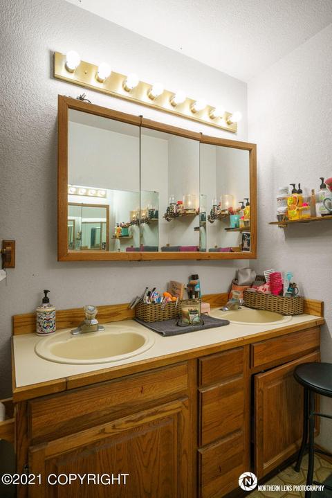 9420 Swan Cir, Eagle River, AK 99577 photo 14